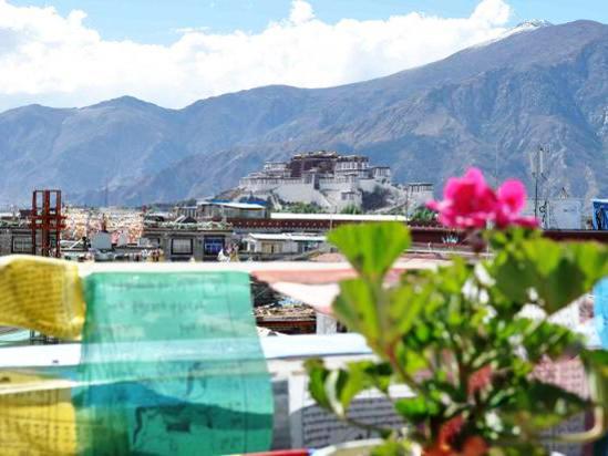 Tashitakge Hotel Lhasa Exteriör bild