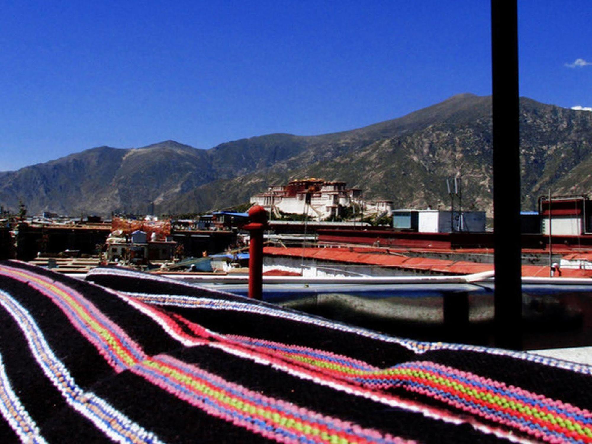 Tashitakge Hotel Lhasa Exteriör bild