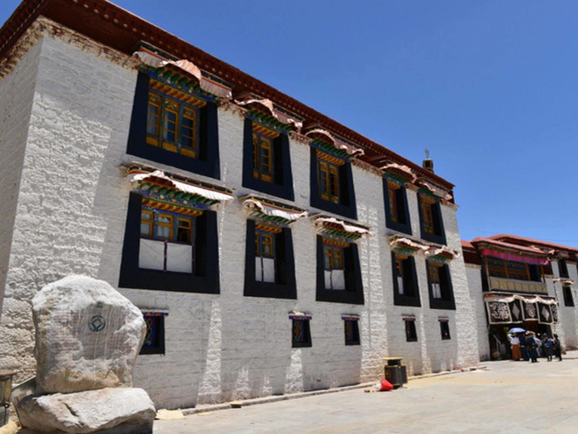 Tashitakge Hotel Lhasa Exteriör bild