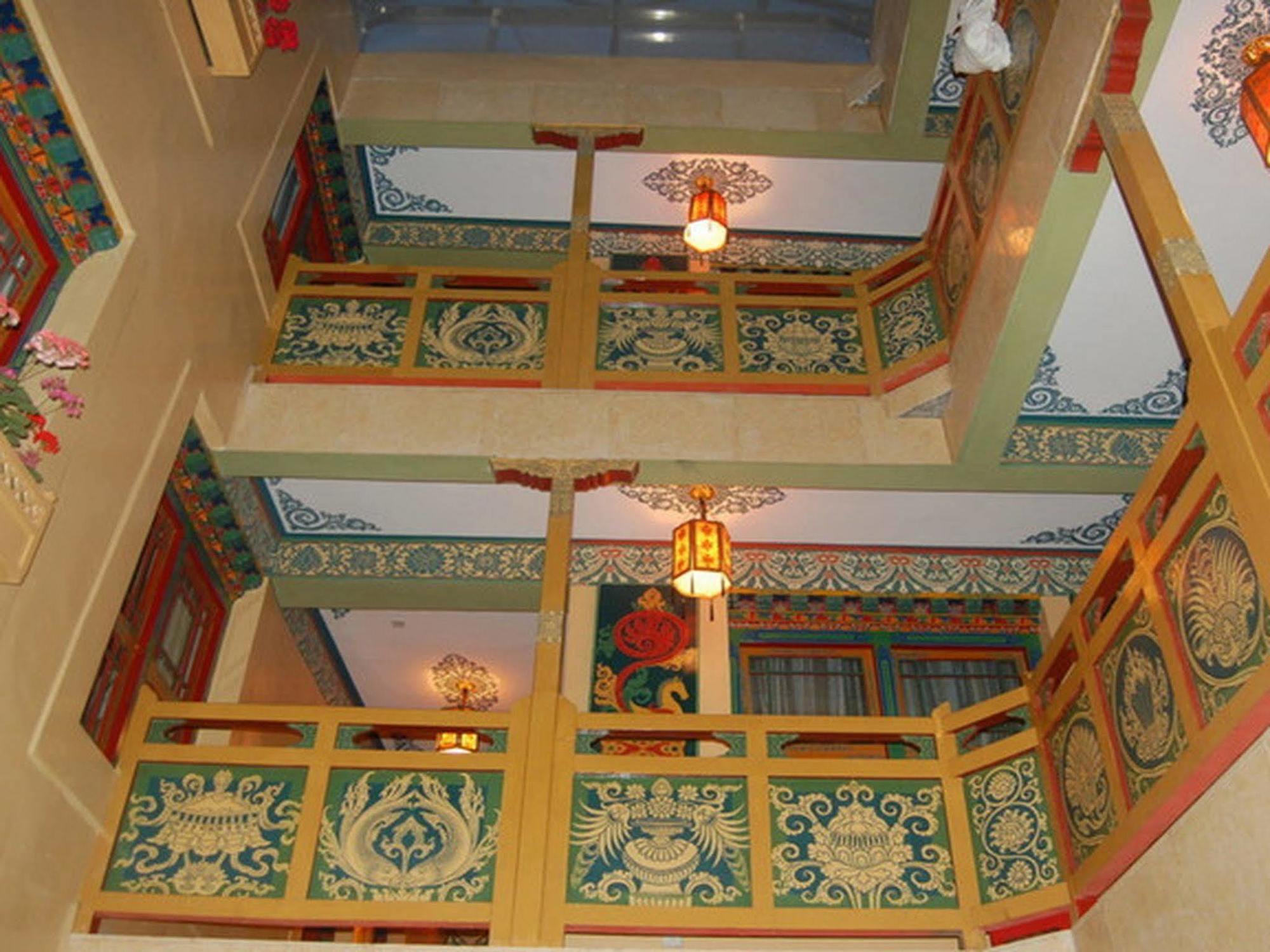 Tashitakge Hotel Lhasa Exteriör bild